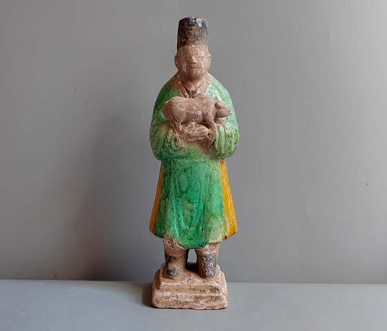 古玩陶瓷明三彩人物俑真品鑒賞圖