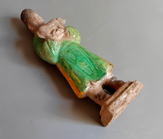 古玩陶瓷明三彩人物俑真品鑒賞圖