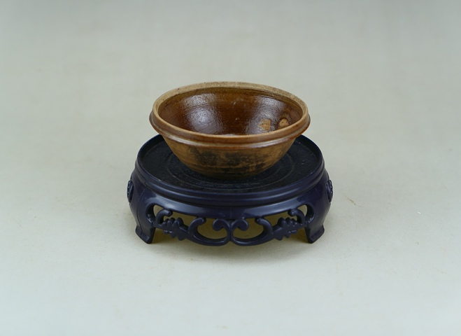 古玩陶瓷明代.吉州窯系紫金釉茶盞拍賣,當(dāng)前價(jià)格33元
