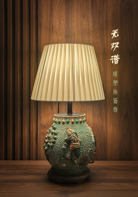 古玩陶瓷珍珠地五彩貼塑無雙譜魚簍尊拍賣，當前價格9888元