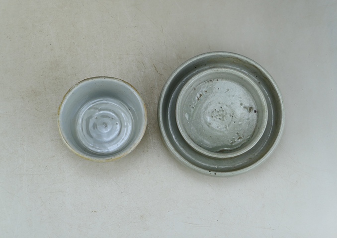 古玩陶瓷明代龍泉窯青瓷杯和托一套(1368年-1644年)拍賣,當(dāng)前價格152元