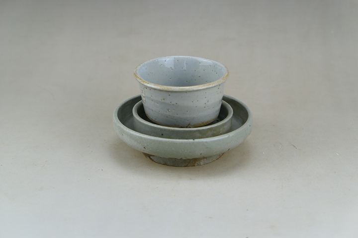 古玩陶瓷明代龍泉窯青瓷杯和托一套(1368年-1644年)拍賣,當(dāng)前價格152元