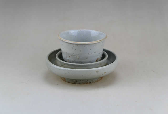 古玩陶瓷明代龍泉窯青瓷杯和托一套(1368年-1644年)拍賣,當(dāng)前價格152元