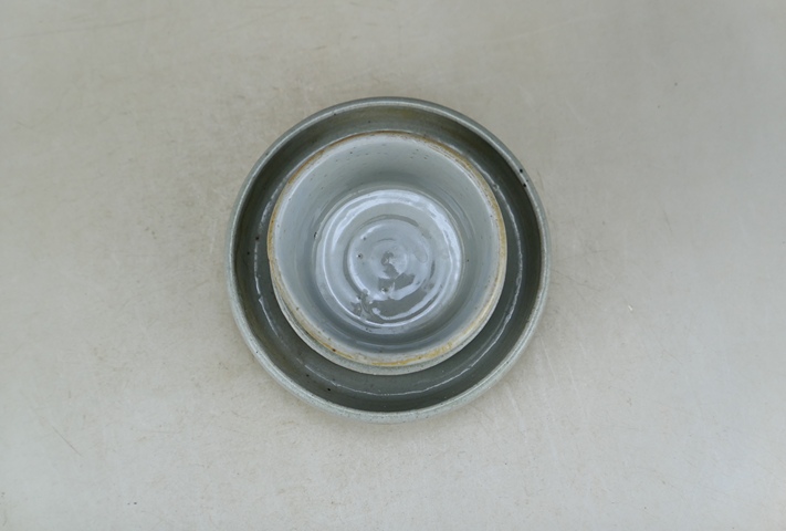 古玩陶瓷明代龍泉窯青瓷杯和托一套(1368年-1644年)拍賣,當(dāng)前價格152元