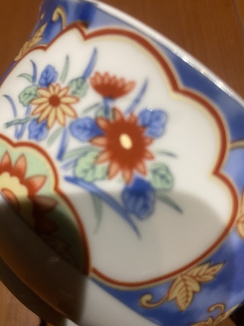 古玩陶瓷日本明治彩繪花卉紋蓋碗真品鑒賞圖