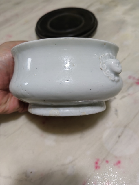 古玩陶瓷清中晚·白釉獅耳香爐 真品鑒賞圖