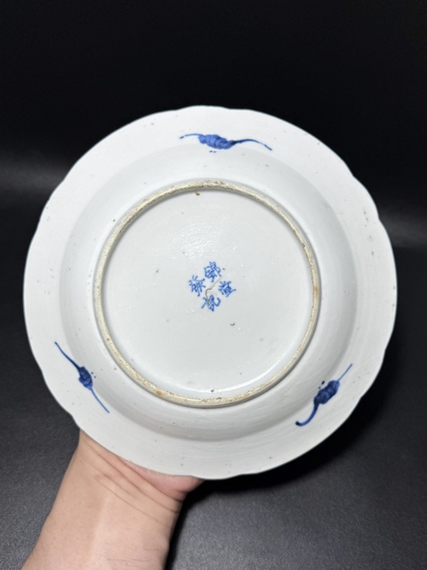 古玩陶瓷青花山水牧童放牛圖花口盤真品鑒賞圖