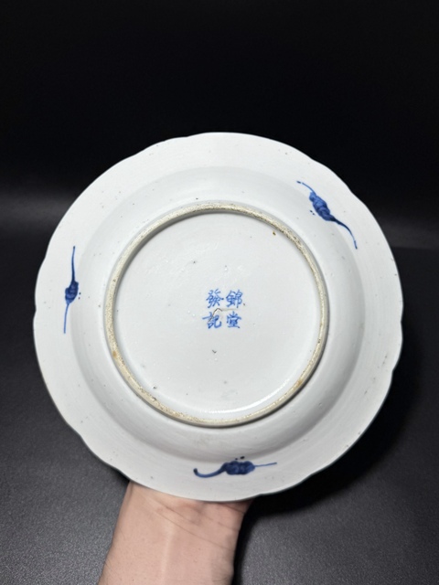 古玩陶瓷青花山水牧童放牛圖花口盤真品鑒賞圖