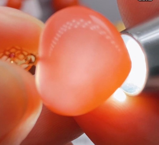 古玩玉器南紅瑪瑙雕“心形掛墜”真品鑒賞圖
