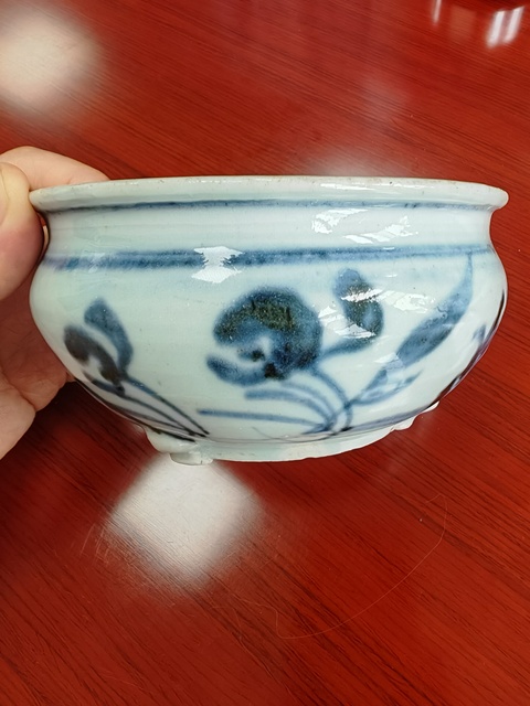 古玩陶瓷青花三足爐真品鑒賞圖