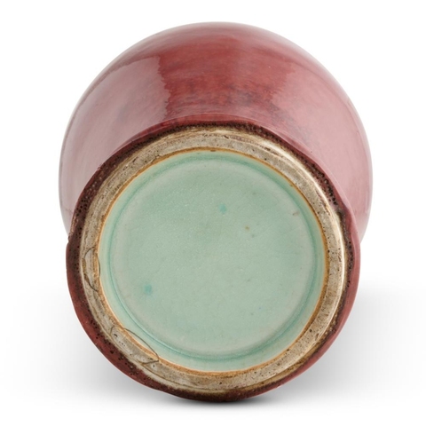 古玩陶瓷紅釉觀音瓶真品鑒賞圖