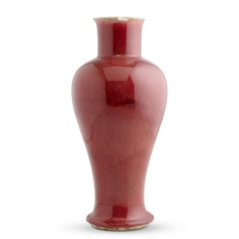 古玩陶瓷紅釉觀音瓶真品鑒賞圖