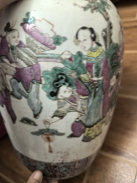 古玩陶瓷仕女嬰戲紋粉彩冬瓜罐真品鑒賞圖