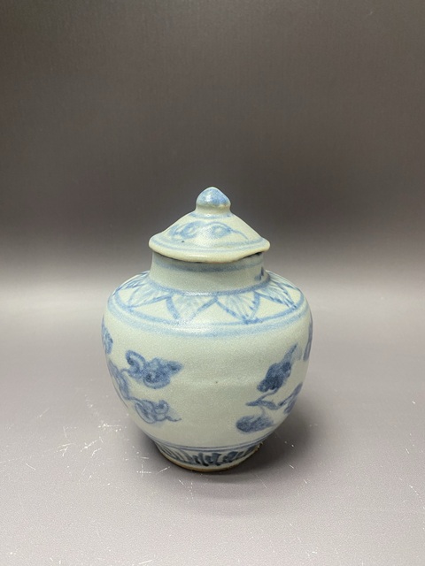 古玩陶瓷明中期·花卉紋青花蓋罐拍賣,當前價格3200元