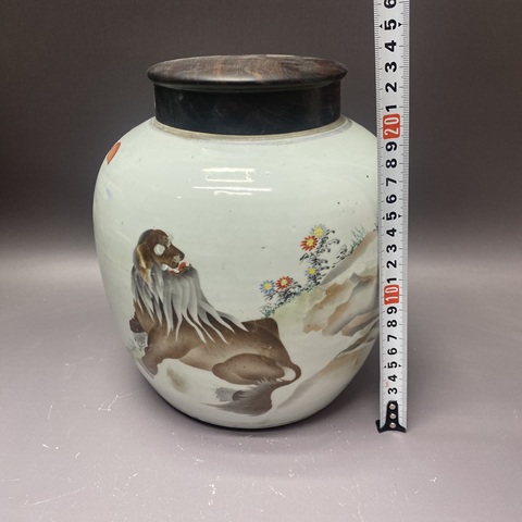 古玩陶瓷花卉瑞獸紋罐真品鑒賞圖