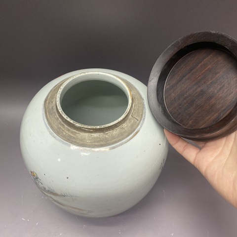 古玩陶瓷花卉瑞獸紋罐真品鑒賞圖
