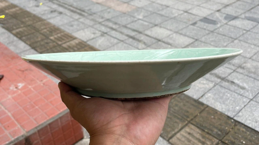 古玩陶瓷豆青釉盤真品鑒賞圖