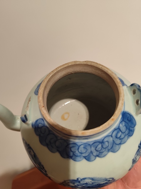 古玩陶瓷青花團(tuán)龍紋茶壺真品鑒賞圖