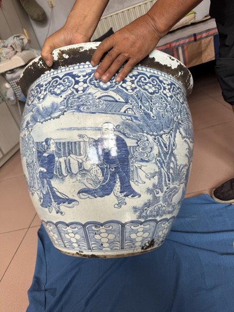 古玩陶瓷青花人物故事紋畫缸真品鑒賞圖