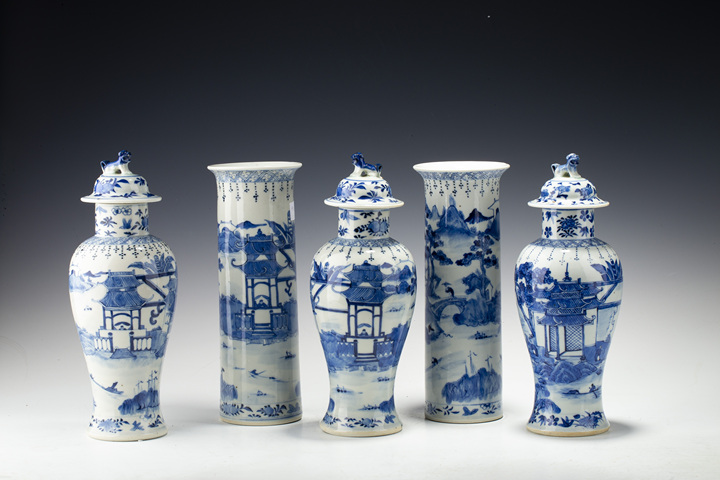 古玩陶瓷清晚·青花山水人物紋五供真品鑒賞圖