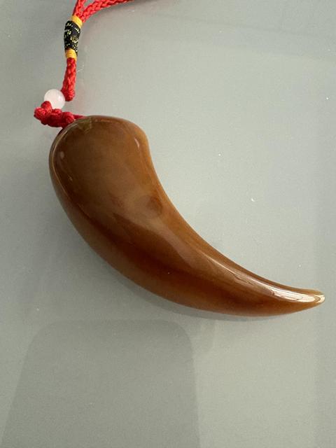 古玩玉器瑪瑙雕“牙形掛墜”真品鑒賞圖