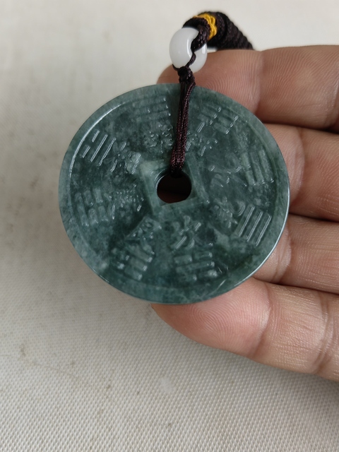 古玩玉器翡翠雕“八卦牌”拍賣，當前價格298元