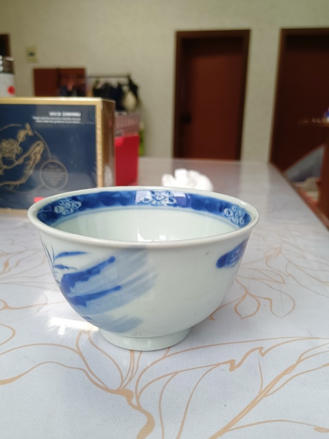 古玩陶瓷花鳥紋青花小碗真品鑒賞圖