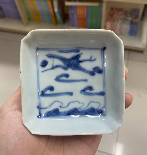 古玩陶瓷晚明青花倭角碟真品鑒賞圖