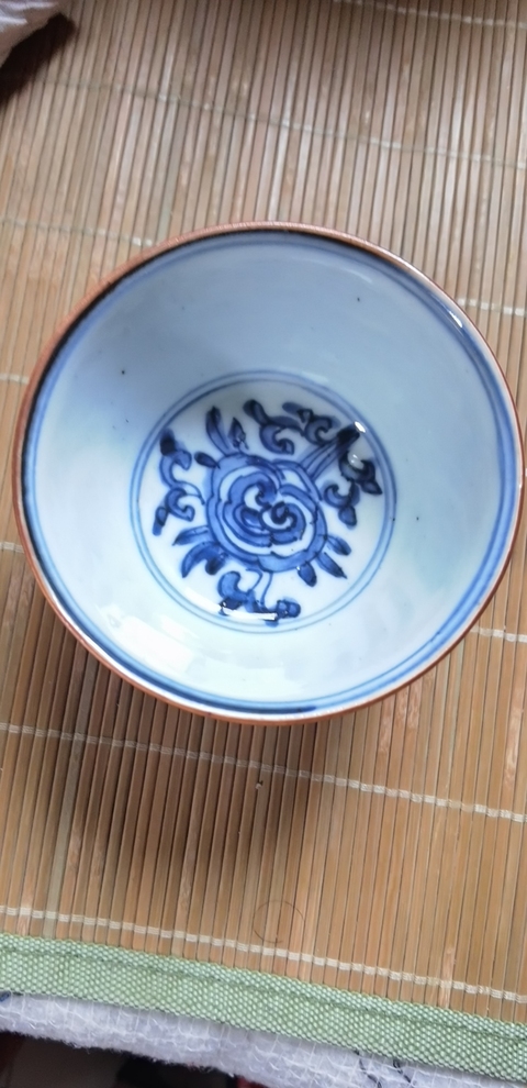 古玩陶瓷花卉紋青花碗真品鑒賞圖
