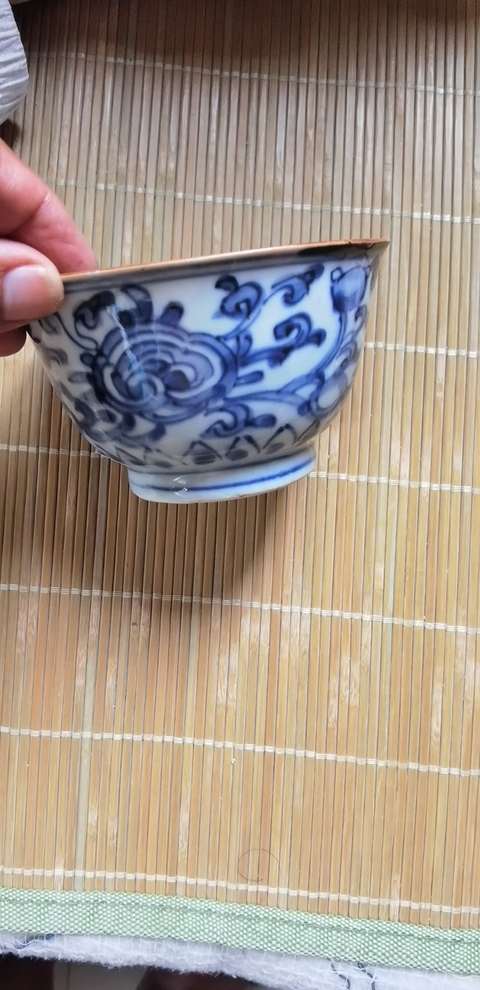 古玩陶瓷花卉紋青花碗真品鑒賞圖