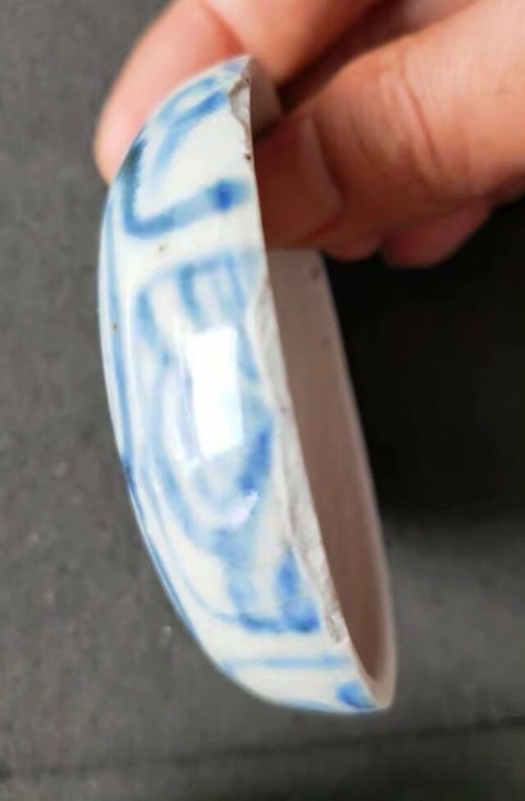 古玩陶瓷青花海水紋粉盒真品鑒賞圖