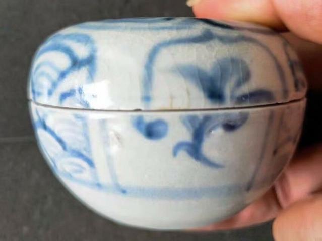 古玩陶瓷青花海水紋粉盒真品鑒賞圖