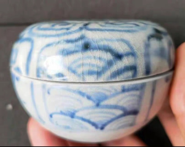 古玩陶瓷青花海水紋粉盒真品鑒賞圖