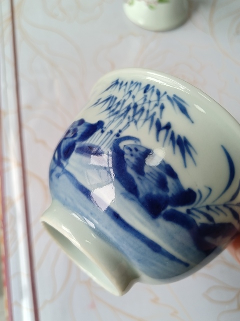 古玩陶瓷清中期青花杯真品鑒賞圖