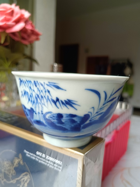 古玩陶瓷清中期青花杯真品鑒賞圖