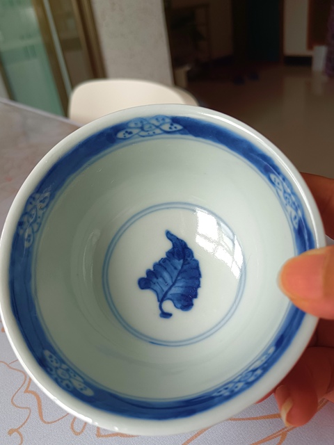 古玩陶瓷清中期青花杯真品鑒賞圖