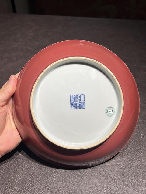 古玩陶瓷清乾隆 官窯紅釉盤真品鑒賞圖