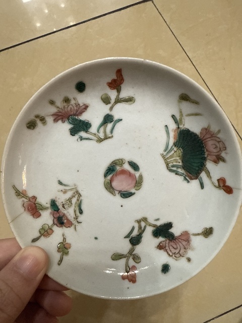 古玩陶瓷粉彩盤真品鑒賞圖