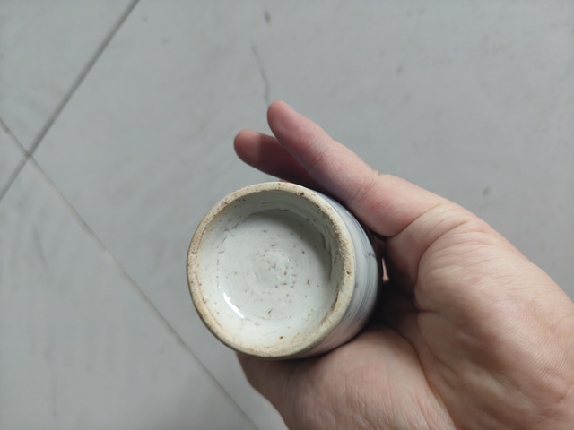 古玩陶瓷青花荷紋瓶真品鑒賞圖