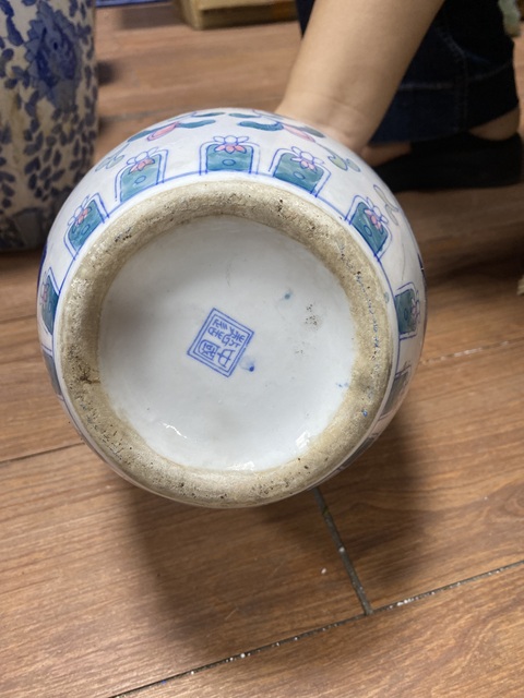 古玩陶瓷花鳥紋冬瓜罐真品鑒賞圖