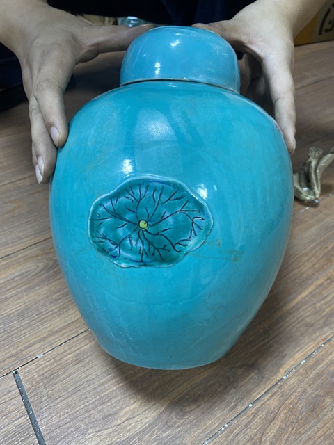 古玩陶瓷一路連科綠松石釉地粉彩罐真品鑒賞圖