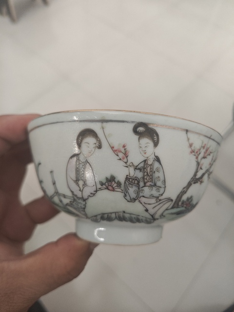 古玩陶瓷粉彩桃花仕女人物紋茶碗真品鑒賞圖