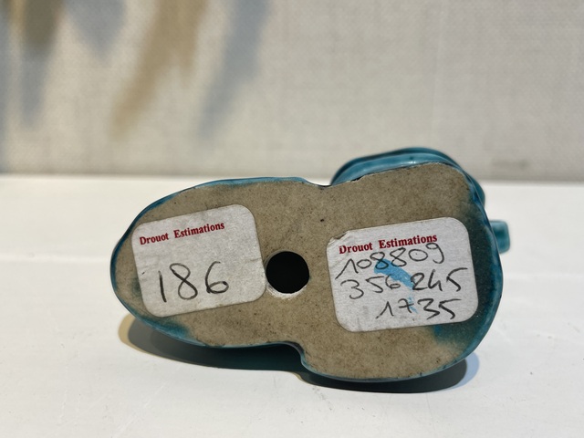 古玩陶瓷孔雀藍釉瑞獸塑像真品鑒賞圖