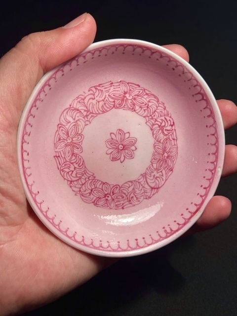 古玩陶瓷胭脂紅釉胭脂紅彩盤真品鑒賞圖