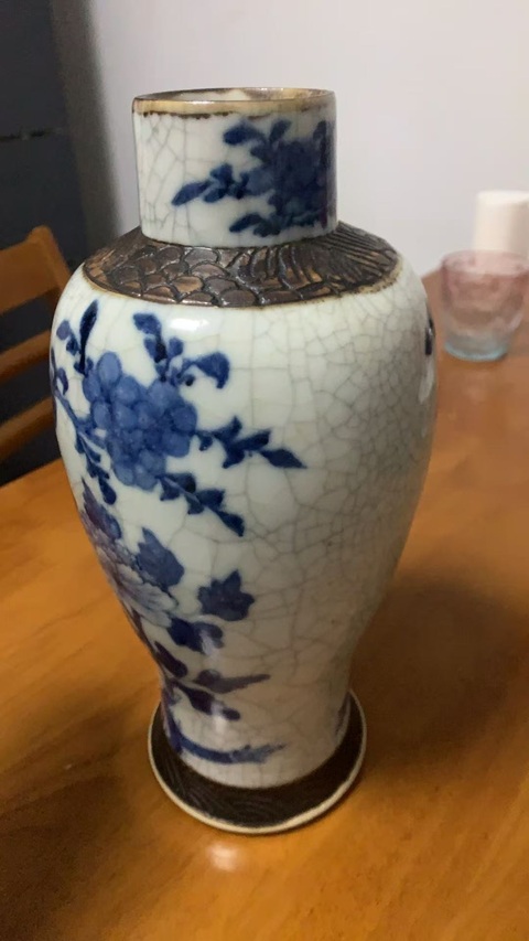 古玩陶瓷晚清青花瓶真品鑒賞圖