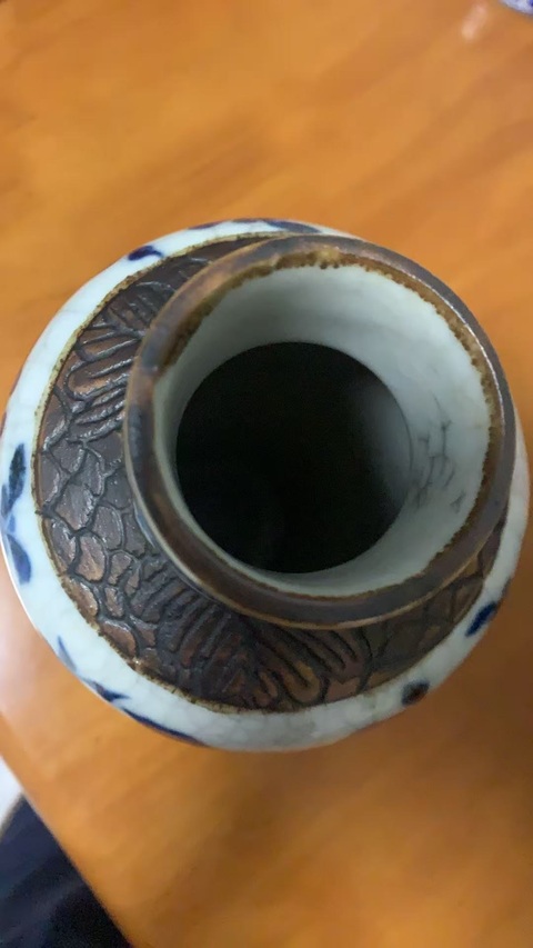 古玩陶瓷晚清青花瓶真品鑒賞圖