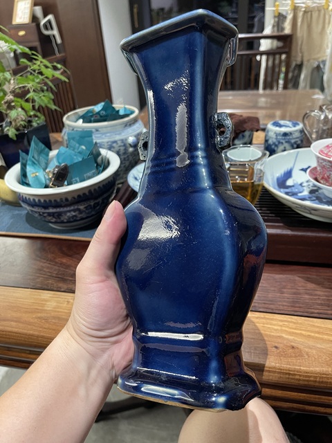 古玩陶瓷霽藍釉六方瓶真品鑒賞圖