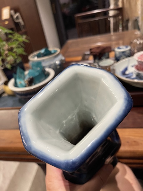 古玩陶瓷霽藍釉六方瓶真品鑒賞圖