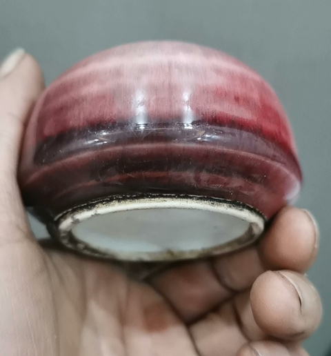 古玩陶瓷紅釉水呈真品鑒賞圖