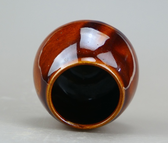 古玩陶瓷精品:清末民初定窯系紫金釉雞心罐(文房雅器)拍賣,當前價格66元